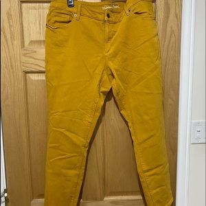 Universal thread mustard pants, 18
